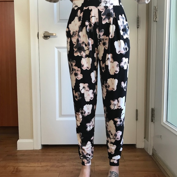 Express Pants - Express Floral Ankle Length High Waist Pants “XS”